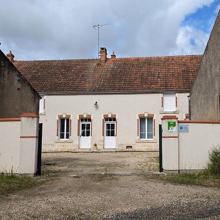 Gite Champetre A Mareau-Aux-Pres: Terrasse, Jardin, Et Confort Pour 6 Personnes - Fr-1-590-140 Eksteriør billede